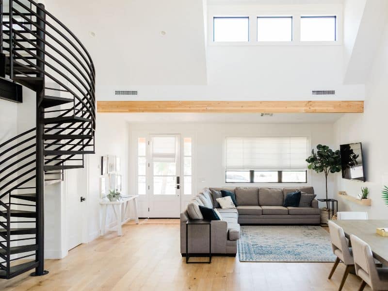 5 Inspirasi Rumah Minimalis dengan Jendela Aluminium Berkualitas