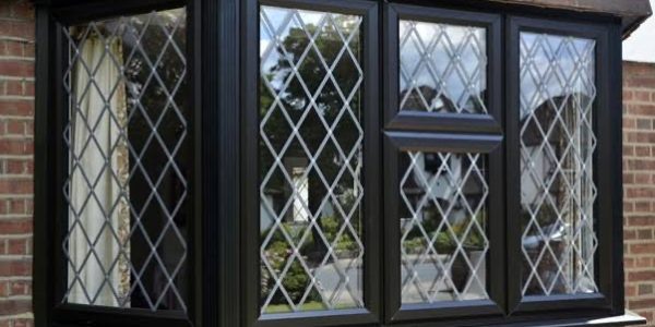 5 Model Teralis Jendela Aluminium untuk Rumah Minimalis